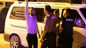 Aksaray'da düğünden çıkan müzisyen, alkollü olarak geçtiği direksiyon başında polis