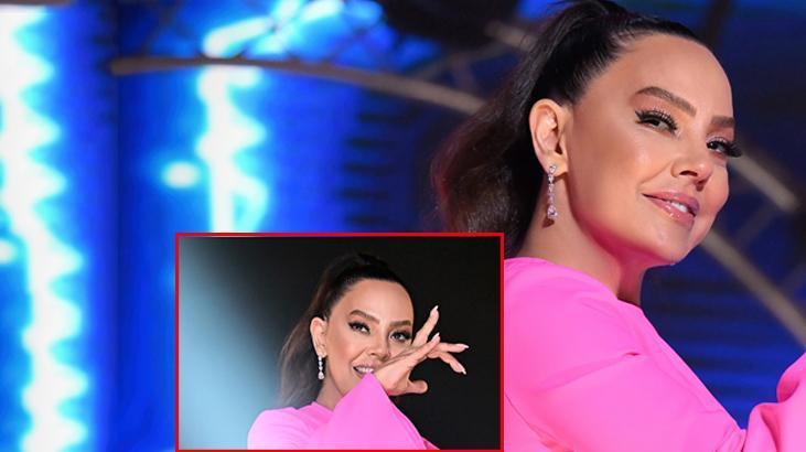 Şarkıcı Ebru Gündeş (49), geçtiğimiz şubat ayında kendisinden 12 yaş