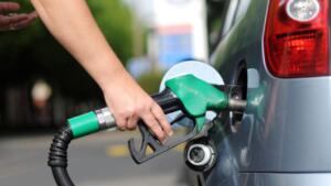 Brent petrol ve döviz kurundaki hareketlilik ile benzin, motorin ve