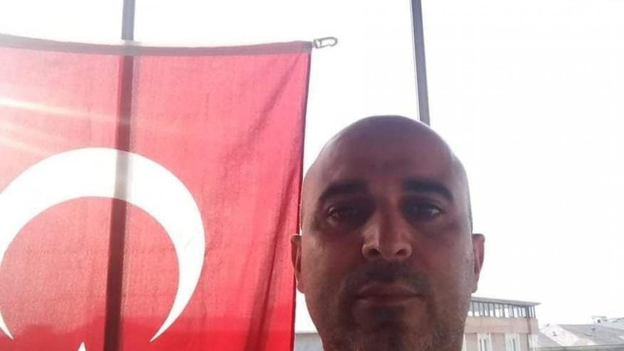 Bursa'nın Karacabey ilçesinde Belediye Başkan Yardımcısı olarak görev yapan Turan