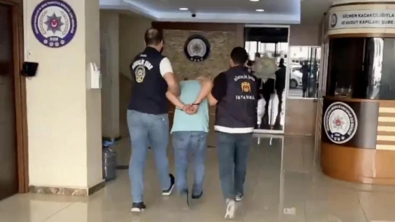 Metroda saç tokası satan Suriyeli bir çocuğa fiziksel şiddet uyguladığı
