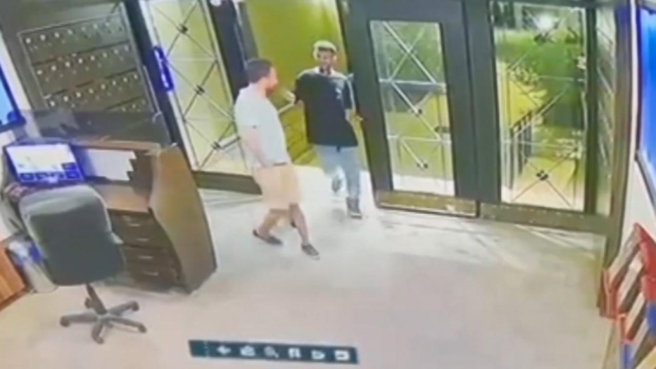 Kadıköy’de amatör müzisyen, makine mühendisi Çınar Ersanlı’yı öldürdükleri iddiasıyla yakalanan