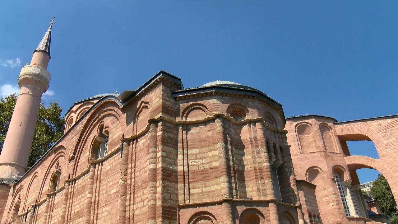 Restorasyonun ardından açılan Kariye Camii'nde turistlere yönelik ücretli ziyaret dönemi