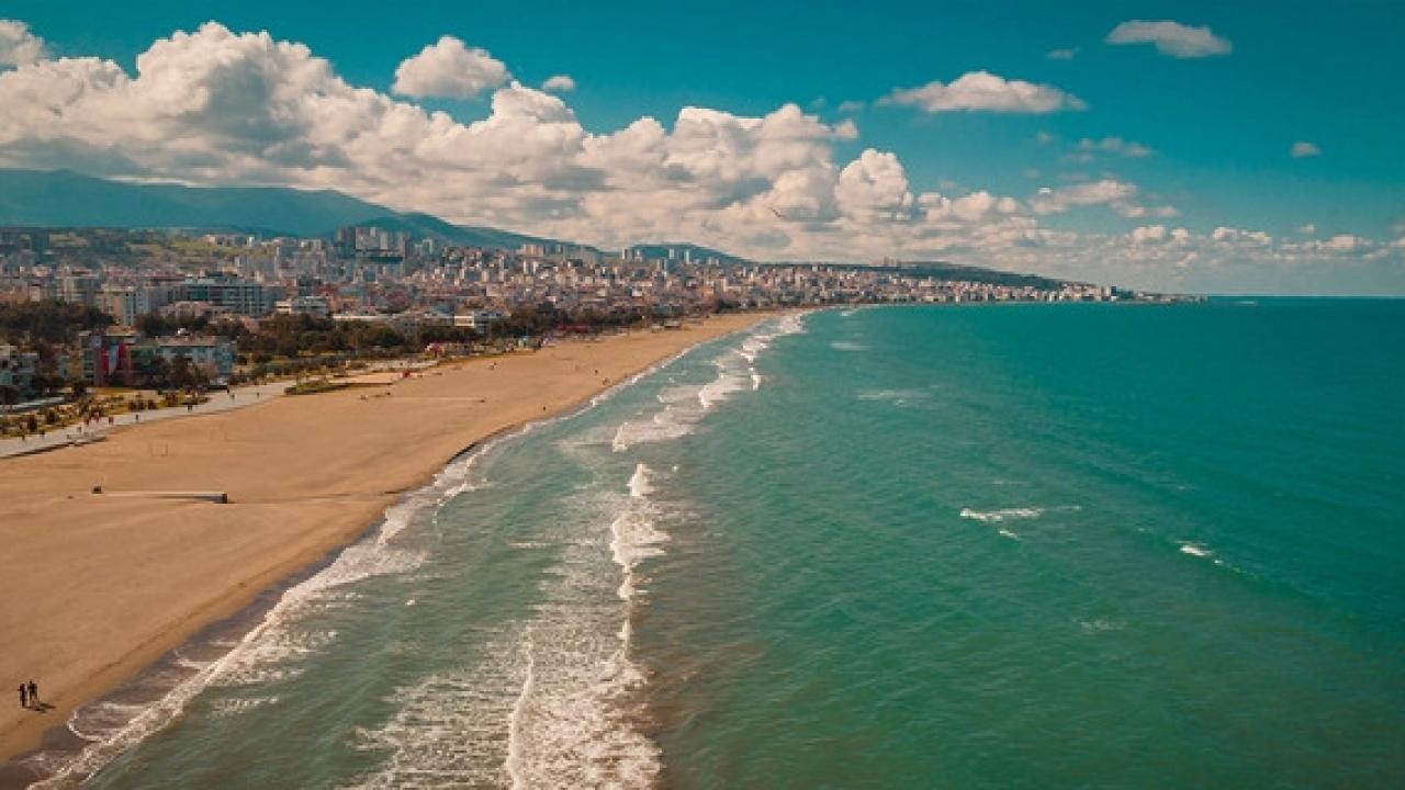Samsun'un Atakum ilçesinde 5 kişilik aile boğulma tehlikesi geçirdi.