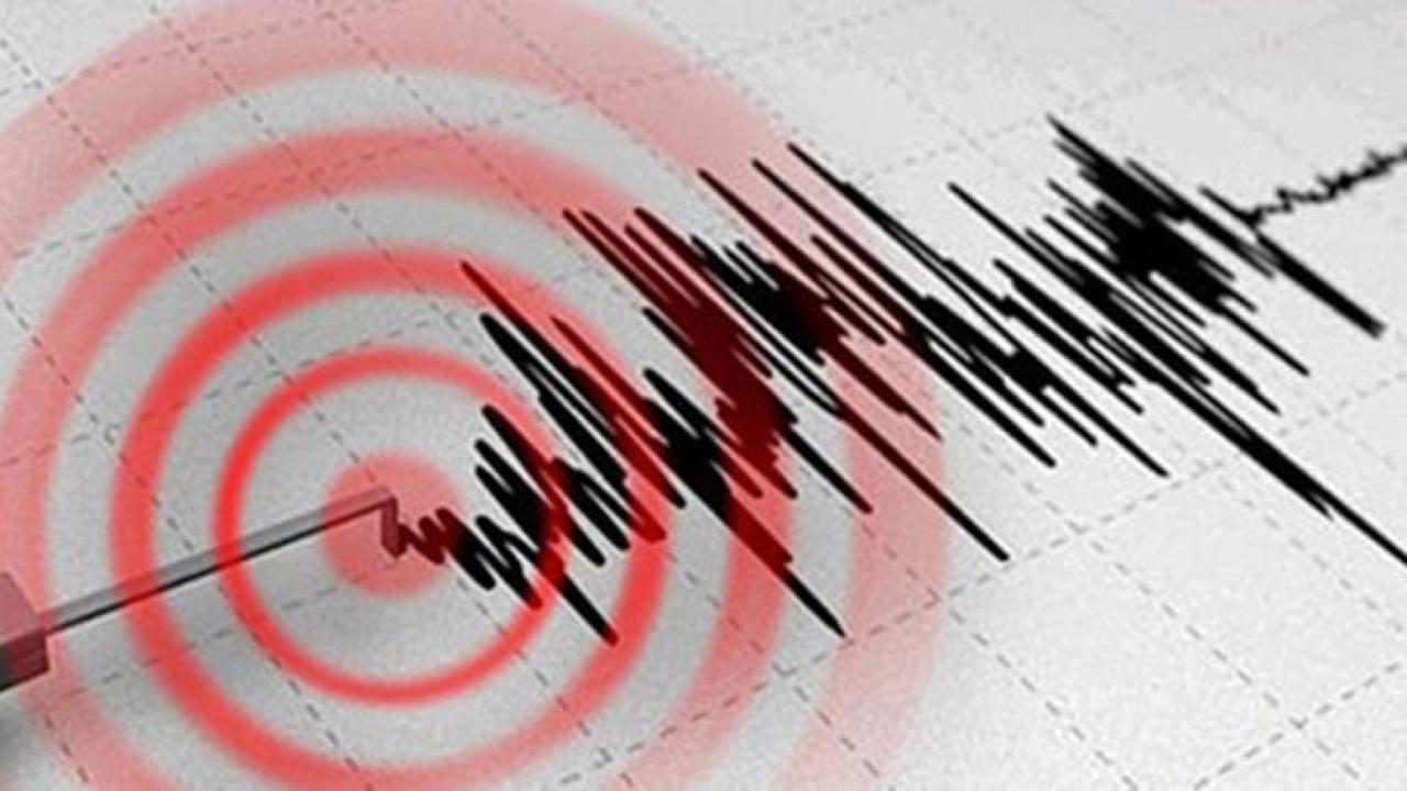 Suriye'nin Hama bölgesinde meydana gelen 5.2 büyüklüğündeki depremde 12 kişi