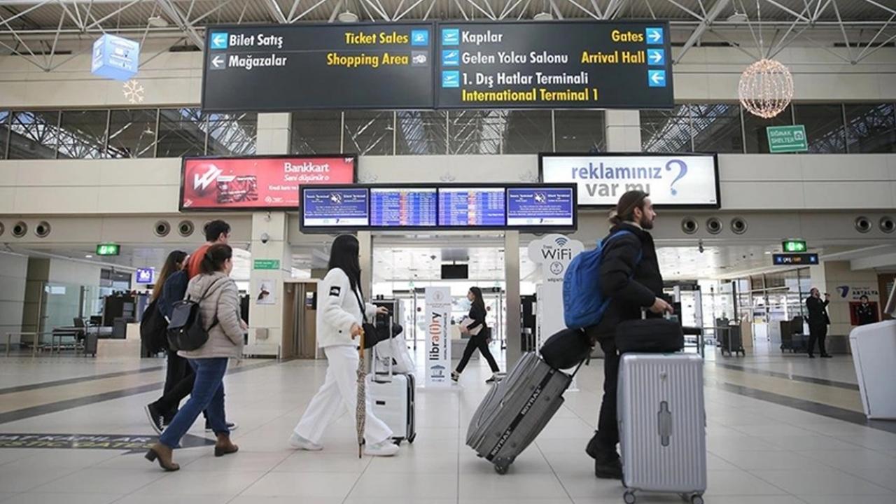 Yurt dışı çıkış harç ücreti bu geceden itibaren geçerli olmak