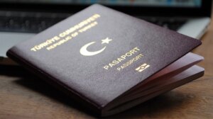 Bu gece saat 00.00'dan itibaren yurt dışı çıkış harcı parası