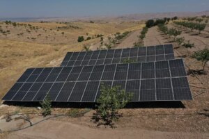 Batman'da çiftçiler güneş enerjisi santrali (GES) sayesinde enerji maliyetini düşürdü.