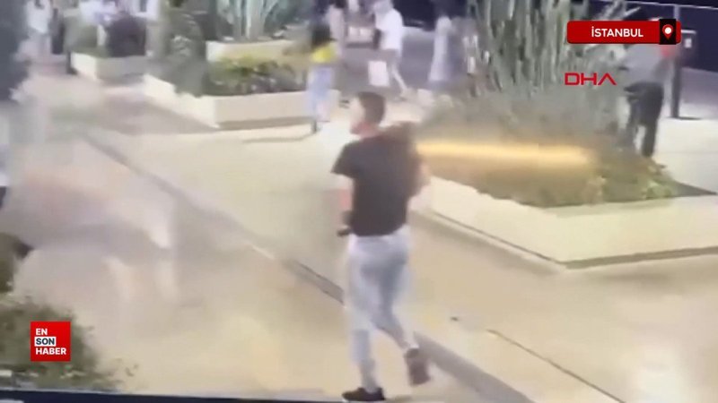 İstanbul Galataport’ta restoranda darbedilen iş insanı silahla ateş açtı Olay, Beyoğlu Meclis-i Mebusan Caddesi'nde Galataport alışveriş merkezindeki bir restoranda