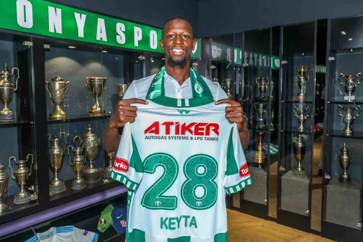 Trendyol Süper Lig ekiplerinden Konyaspor, Azerbaycan ekiplerinden Karabağ forması giyen