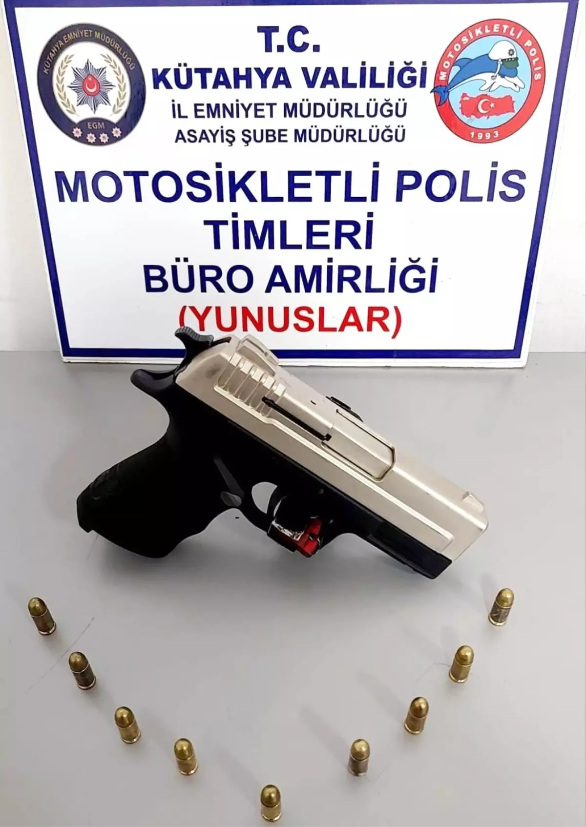 Kütahya'da motosikletli polis timlerince durdurulan özel güvenlik görevlisinin şoför olarak