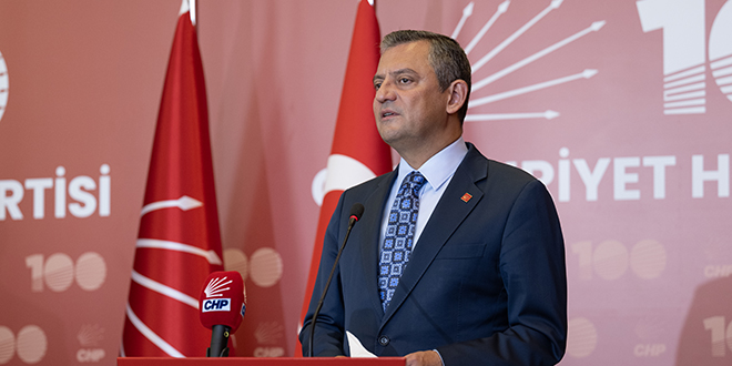CHP Genel Başkanı Özgür Özel, "Artık millet, kim gidiyor kim