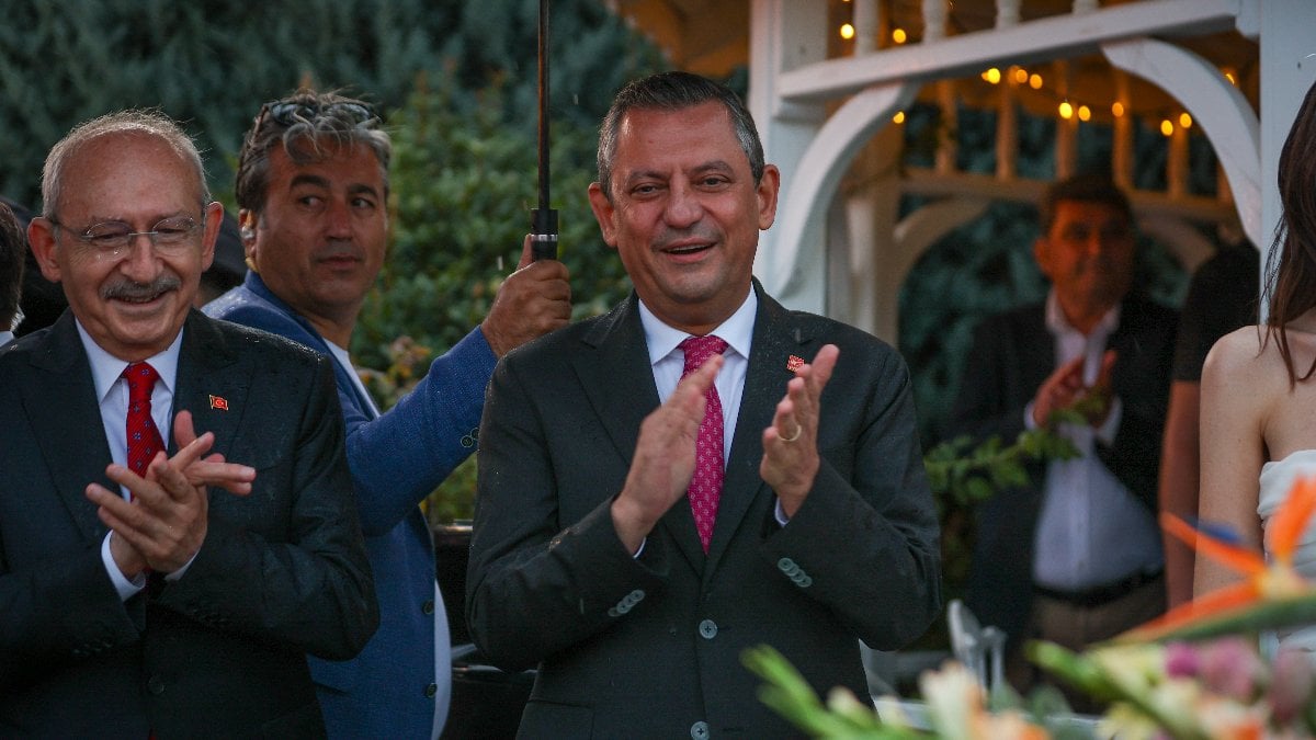 CHP Genel Başkanı Özgür Özel ile eski CHP Genel Başkanı
