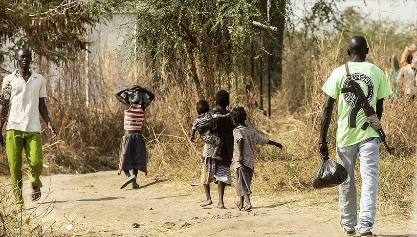 Papua Yeni Gine'de iki kabile arasında çıkan tartışmanın çatışmaya dönmesi