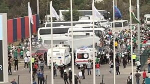 TFF 3. Lig'in ilk haftası Düzce'de olaylı başladı. Bursaspor taraftarları