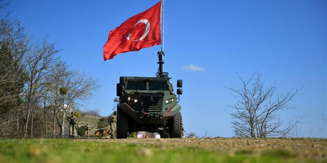 Yunanistan’a kaçmaya çalışan 4 FETÖ’cü yakalandı Milli Savunma Bakanlığı, yasa dışı yollarla Türkiye'den Yunanistan'a geçmeye çalışan