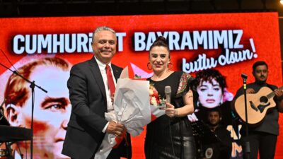 Antalya Muratpaşa Belediye Başkanı Ümit Uysal, Cumhuriyet coşkusunun onu aşındırmak