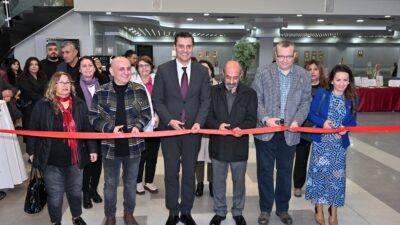 Manisa Büyükşehir Belediye Başkanı Ferdi Zeyrek, şair-yazar Orhan Haşim Elmalı’nın