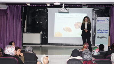 Beylikdüzü Belediyesi, beslenme bilimindeki son gelişmelerin ışığında öğrenci velileriiçin bir