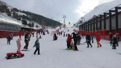 Meteoroloji Genel Müdürlüğü verilerinden derlenen bilgilere göre, kayak merkezlerindeki kar