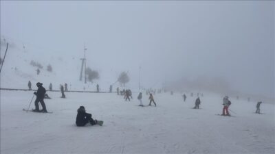 Türkiye’nin önemli kış turizm merkezlerinden Kartalkaya Kayak Merkezi’ni tercih eden