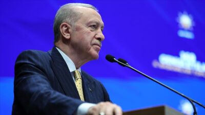 Cumhurbaşkanı Recep Tayyip Erdoğan, “Hizipçiliği, ekipçiliği, eski-yeni ayrımlarını asla kapınıza