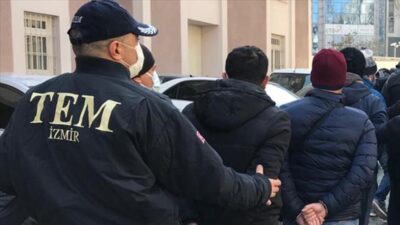 İzmir’de terör örgütlerine yönelik operasyonlarda 11 şüpheli yakalandı. İzmir Cumhuriyet