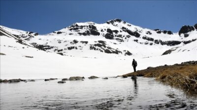 Gümüşhane’nin Torul ilçesindeki Artabel Gölleri Tabiat Parkı, hava sıcaklıklarının yükselmesiyle
