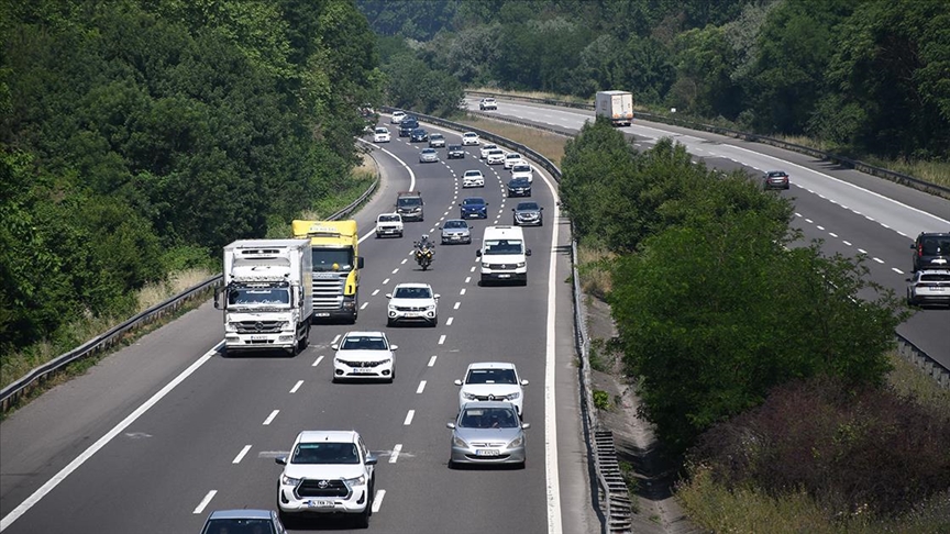 Anadolu Otoyolu’nun Bolu ve Düzce kesiminde, Kurban Bayramı tatili dolayısıyla