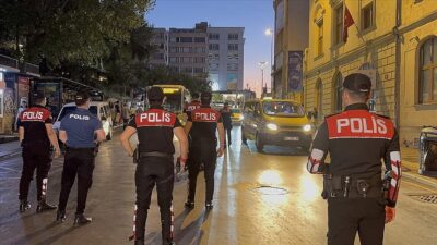 İstanbul genelinde düzenlenen “Huzur İstanbul” uygulamasında, farklı suçlardan aranan 390