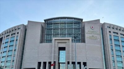 İstanbul Büyükşehir Belediyesine yönelik yürütülen yolsuzluk soruşturması kapsamında aralarında görevinden