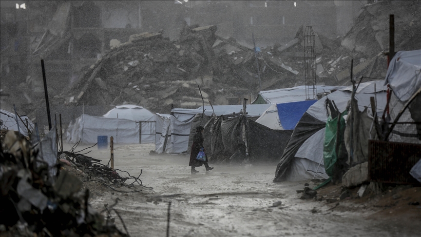 İsrail’in saldırıları ve ablukası altında, hastalık, ölüm ve çaresizliğin kol