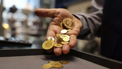 Altın fiyatları yeni haftaya düşüşle başladı. Küresel piyasalardaki gelişmelerin etkisiyle