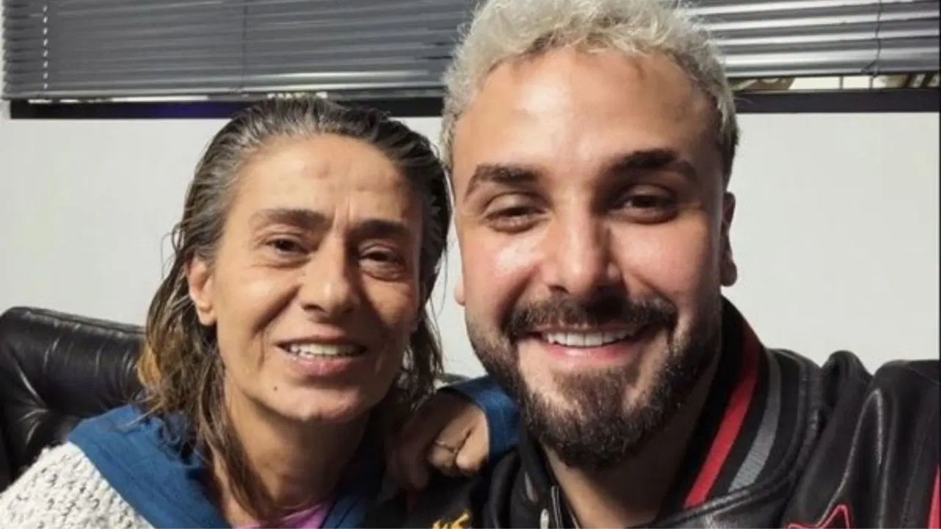 Yıldız Tilbe ve Sefo’nun sosyal medyada paylaştığı fotoğraf, yeni bir