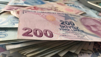 Antalya merkezli 7 ilde düzenlenen operasyonlarda, eğitim kaynaklarının usulsüz kullanıldığı