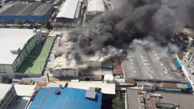 Ümraniye Dudullu’da bir imalathanede çıkan yangın kısa sürede büyüdü. Çalışanların