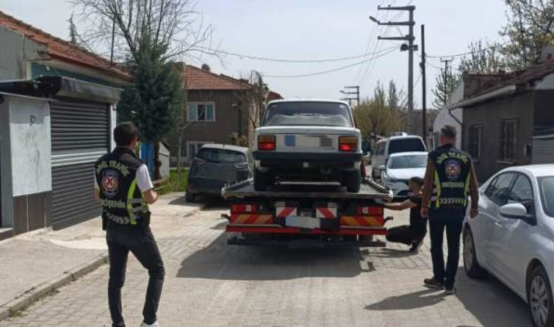 İstanbul Sarıyer’de bir AVM otoparkında drift yapan 5 sürücüye toplam