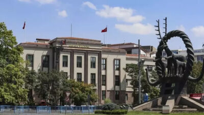 Ankara Valiliği, 23 Nisan kutlamaları kapsamında yapılan bir paylaşım sonrası
