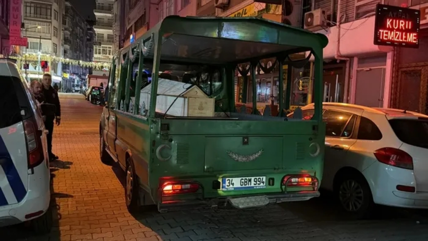 Bahçelievler’de bir otel odasında 28 yaşındaki Yonca Kölge’nin bıçaklanmış cesedi