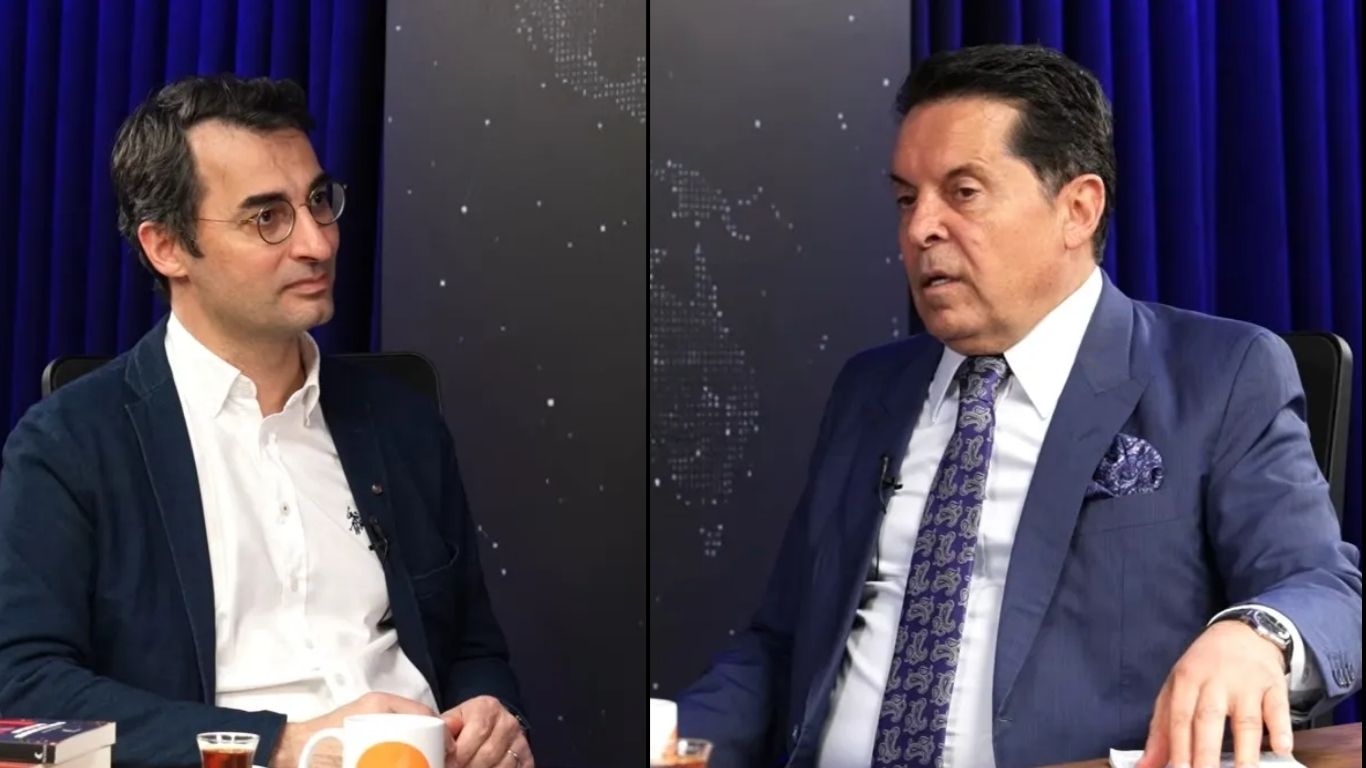 Esenyurt Belediye Başkanlığı görevinden uzaklaştırılan Ahmet Özer, MHP Lideri Devlet