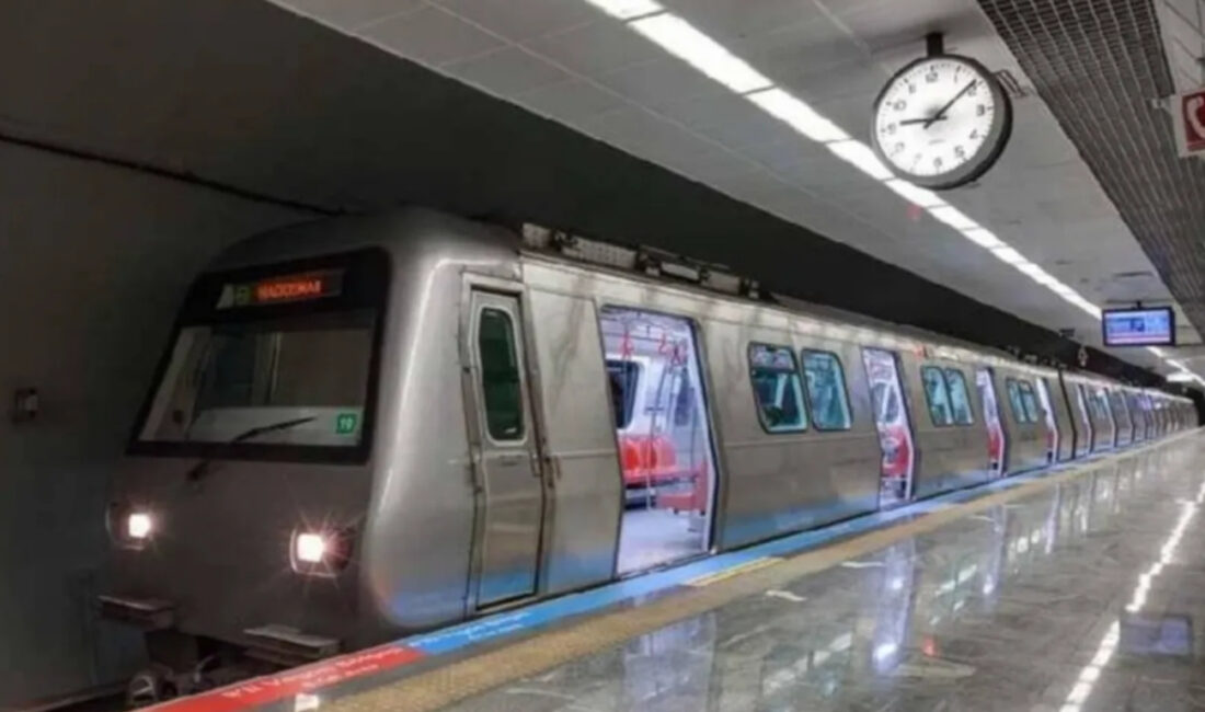 İstanbul’da akşam saatlerinde metro ulaşımında aksama yaşandı. Metro İstanbul, M2