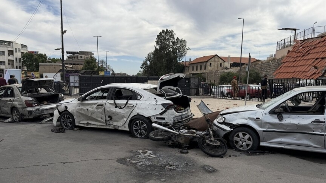 Suriye’nin başkenti Şam’da Savunma Bakanlığına bağlı Silahlanma Yönetimi binası yakınında