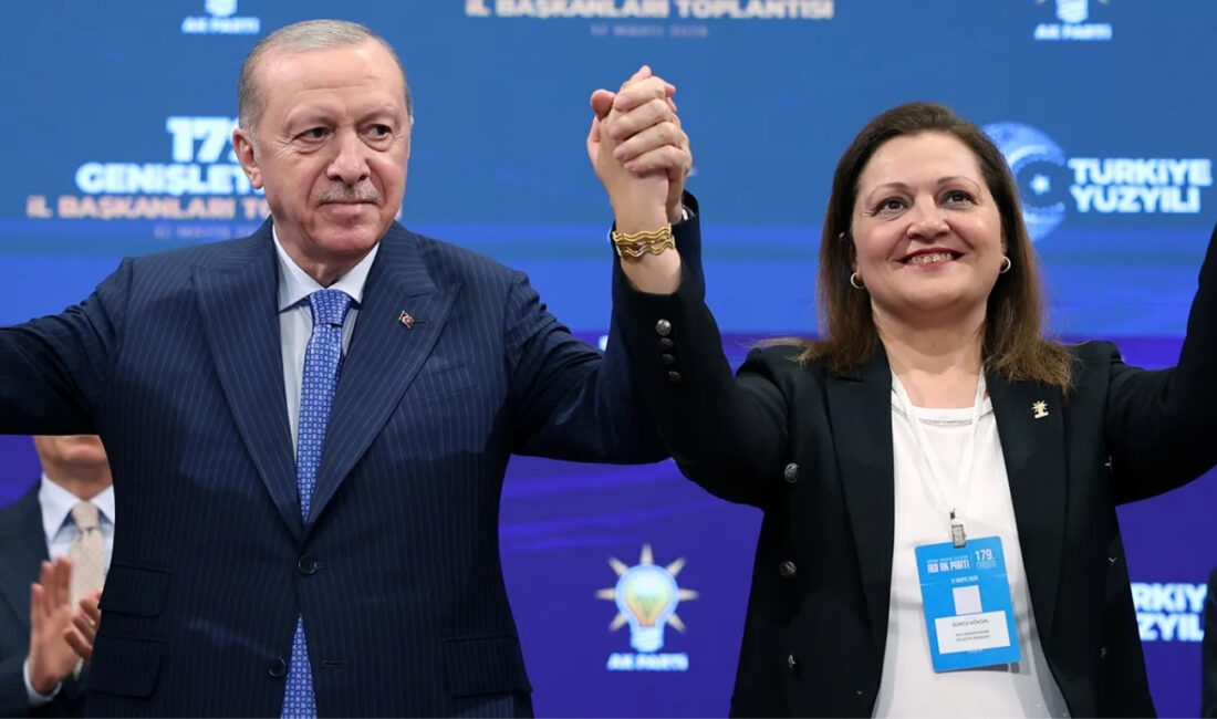 CHP’den istifa ederek AK Parti’ye katılan Afyonkarahisar Belediye Başkanı Burcu