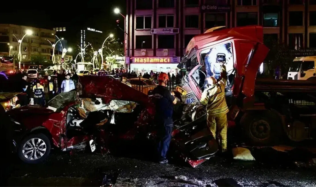 Giresun’da Karadeniz Sahil Yolu üzerinde meydana gelen zincirleme trafik kazasında