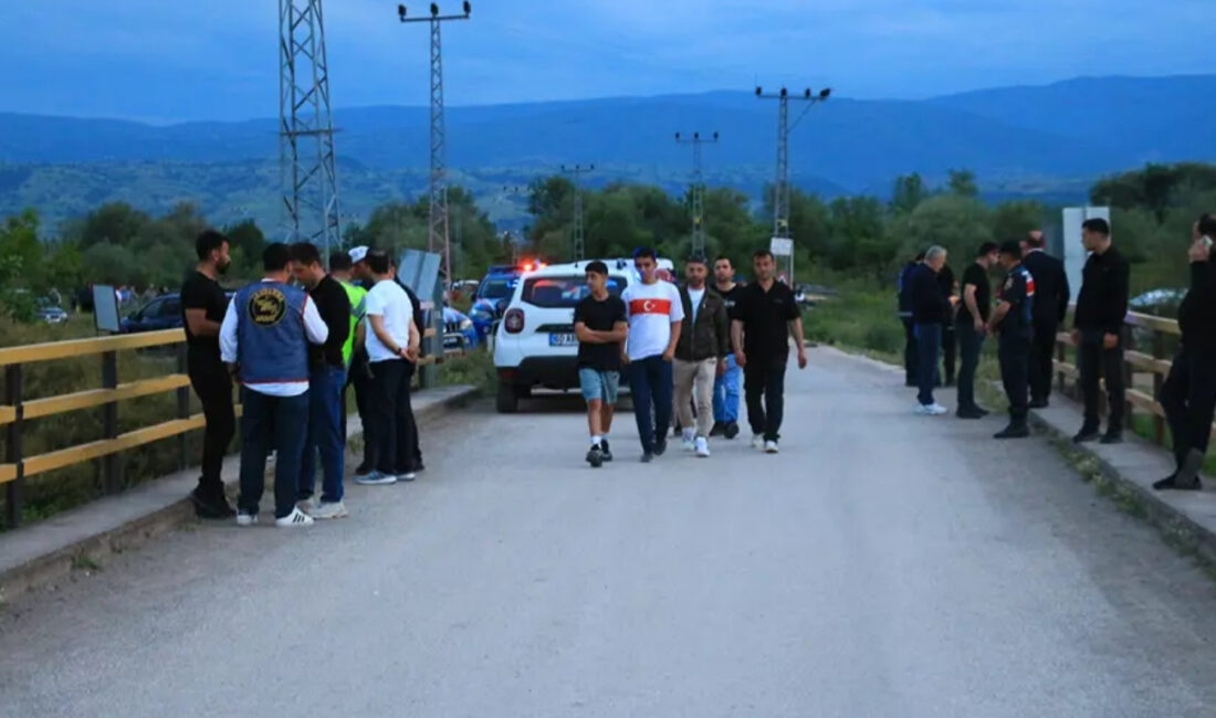 Tokat’ta Kelkit Çayı kenarında meydana gelen kazada suya düşen iki