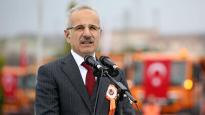 Ulaştırma ve Altyapı Bakanı Abdulkadir Uraloğlu, Çeşmeli-Kızkalesi Otoyolu’nda sona yaklaşıldığını