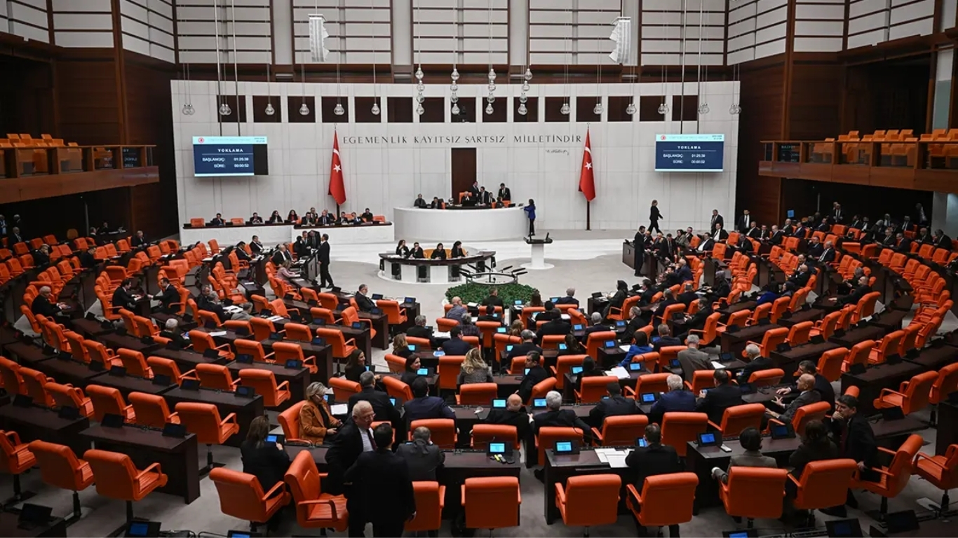 TBMM’ye sunulan torba yasa teklifinde gece yarısı dikkat çeken bir