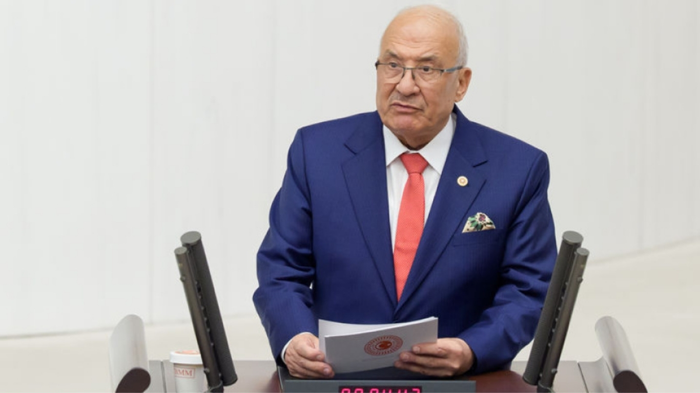 İYİ Parti Mersin Milletvekili Burhanettin Kocamaz, kendisini "TEM müdürü" olarak