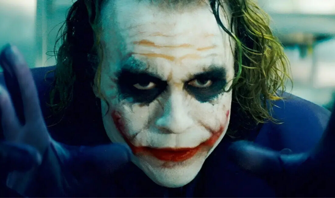Batman evreninin efsanevi kötü karakteri Joker, Matt Reeves'in yapımcılığını üstlendiği