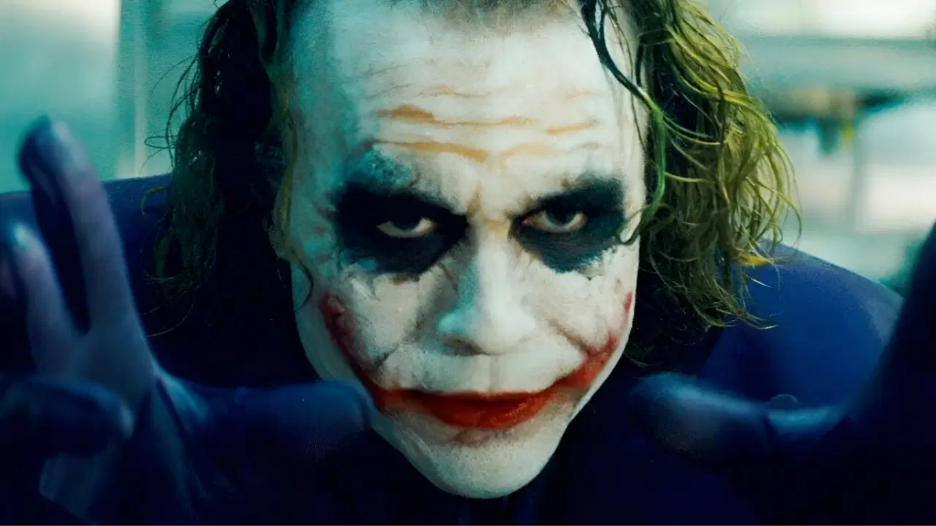 Batman evreninin efsanevi kötü karakteri Joker, Matt Reeves'in yapımcılığını üstlendiği